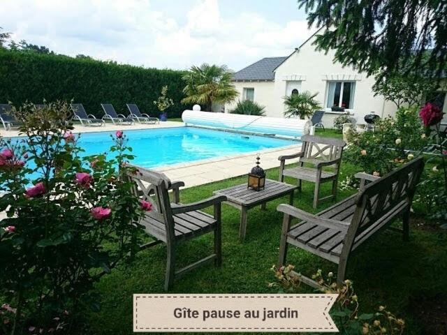 Gite Pause Au Jardin Piscine Chauffee Saint-Branchs Kültér fotó
