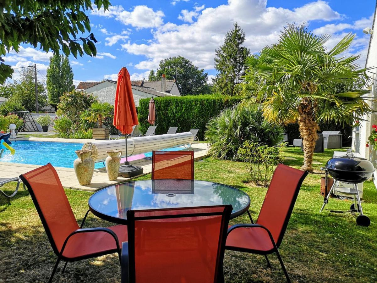Gite Pause Au Jardin Piscine Chauffee Saint-Branchs Kültér fotó